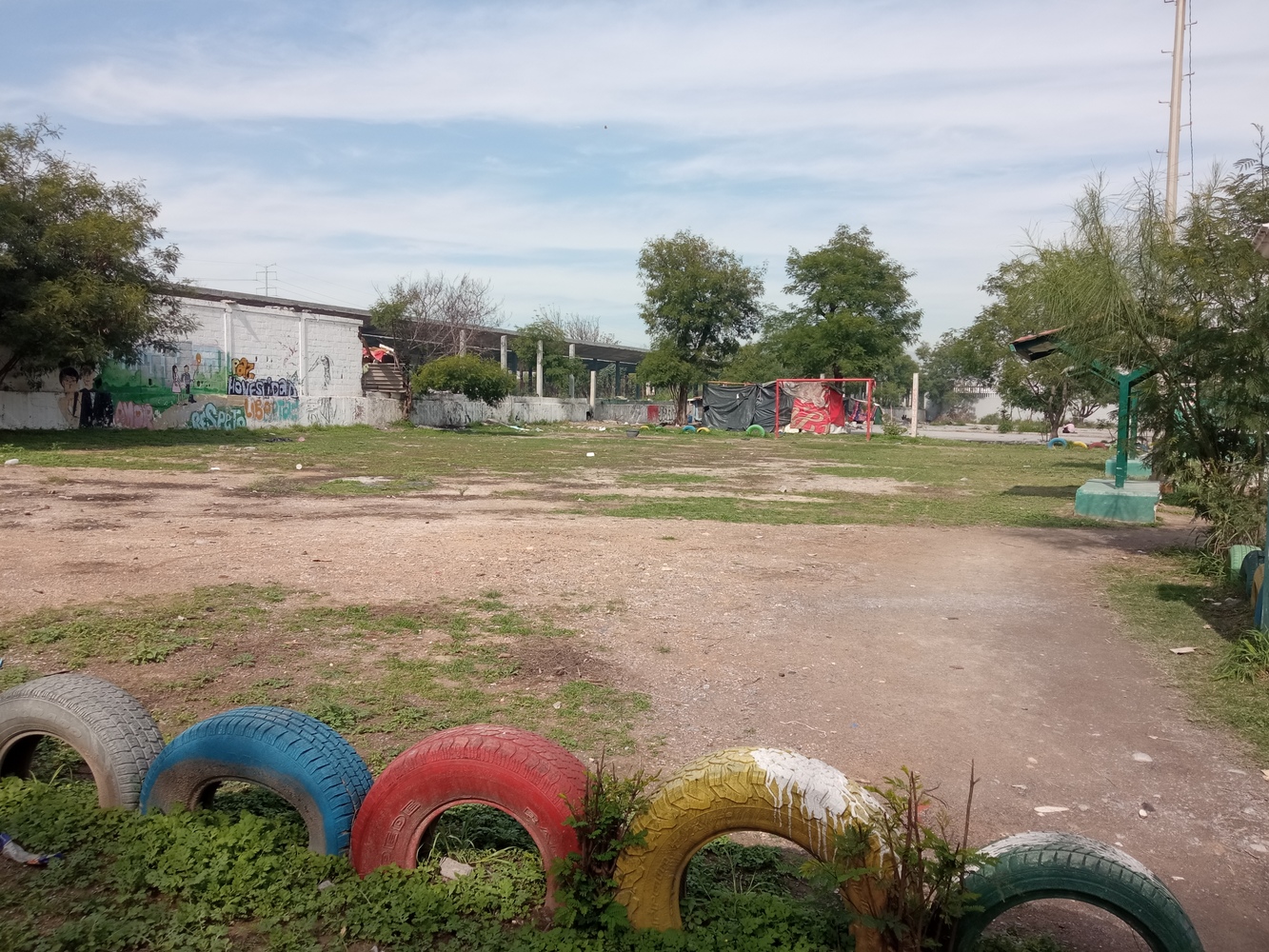 Rehabilitar El Campo De Nuestra Colonia Que Lleva A Os Sin Luz Queremos